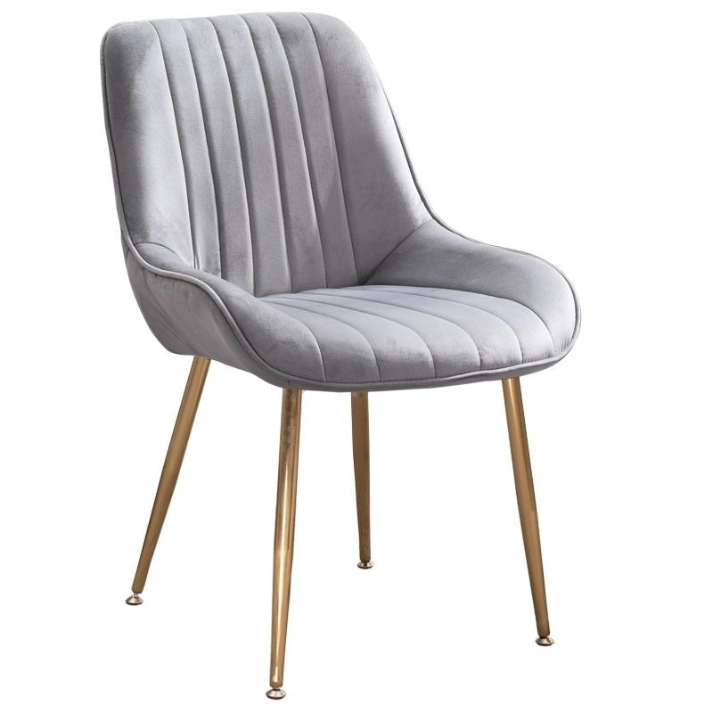 This seating solution suits diverse spaces—urban apartments, kitchen nooks, and modern homes—with the glamour of mid-century chair designs.