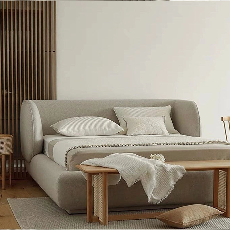Ideal for those shopping bed online, this master bedroom bed design also suits apartment setups with its knock-down-friendly build. 